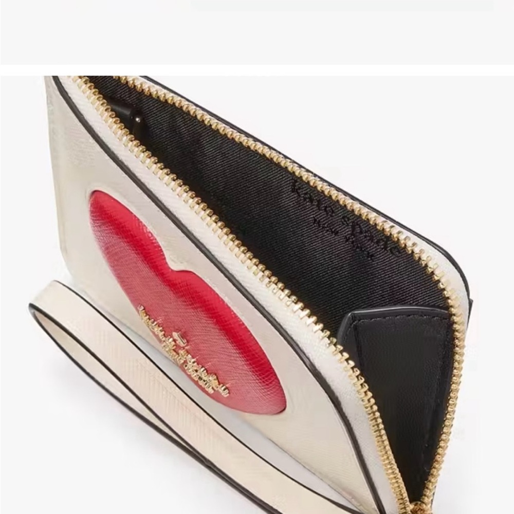 Kate Spade Red and Cream Heart Wristlet brand new - Picture 3 of 8